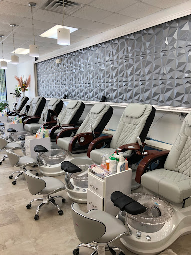 CẦN SANG TIỆM NAIL!!!