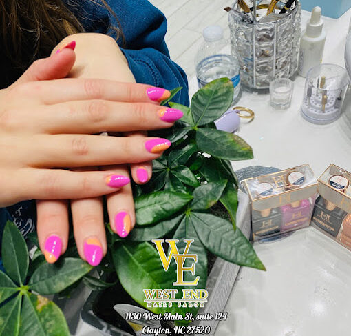 CẦN TUYỂN THỢ NAILS !!!