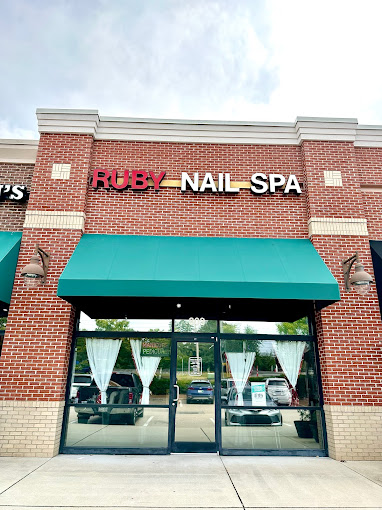 CẦN THỢ NAILS GẤP !!!