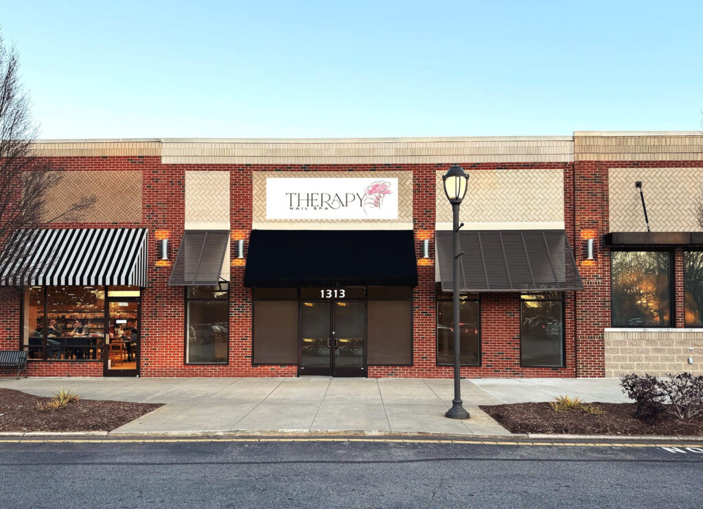 Therapy Nail Spa tuyển thợ nail!